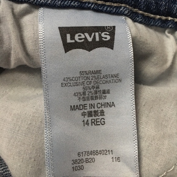 Levi’s Embroidered Cutoffs - Picture 7 of 8